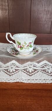 Royal Albert Christmas Rose December Tea Cup And Saucer